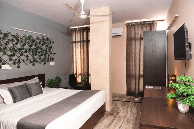 Hotel Manya - Best Hotel Near Saket Delhi